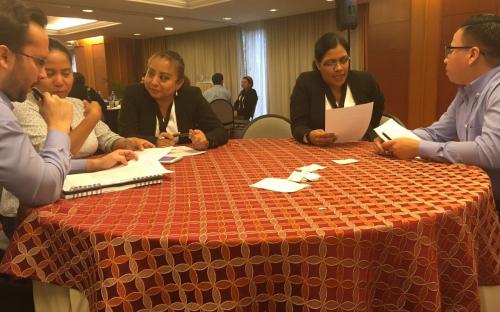 Colaboradores se capacitan en taller "el arte de negociar”